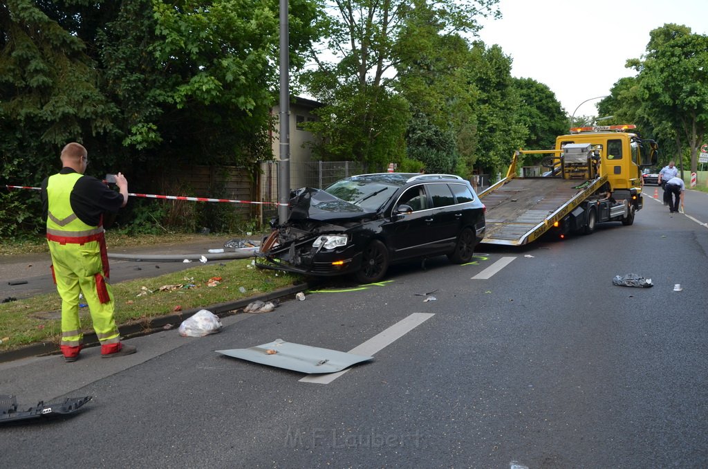 VU Pkw Laterne Koeln Ostheim Frankfurterstr Hardgenbuscher Kirchweg P082.JPG - Miklos Laubert